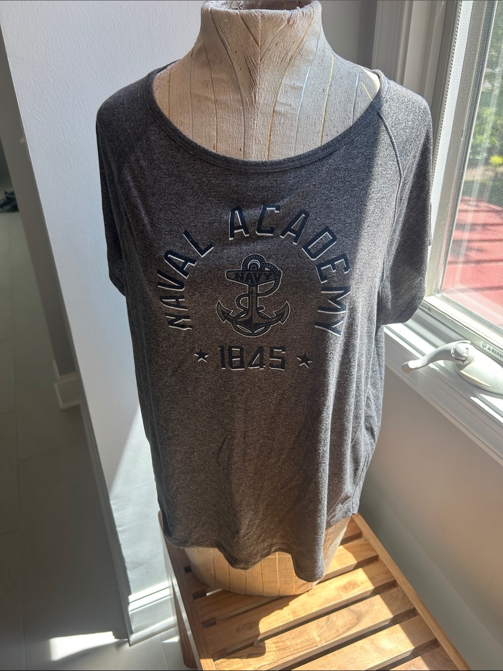 Under Armour Gray Navy Heather Short Sleeve Athletic Top with Logo